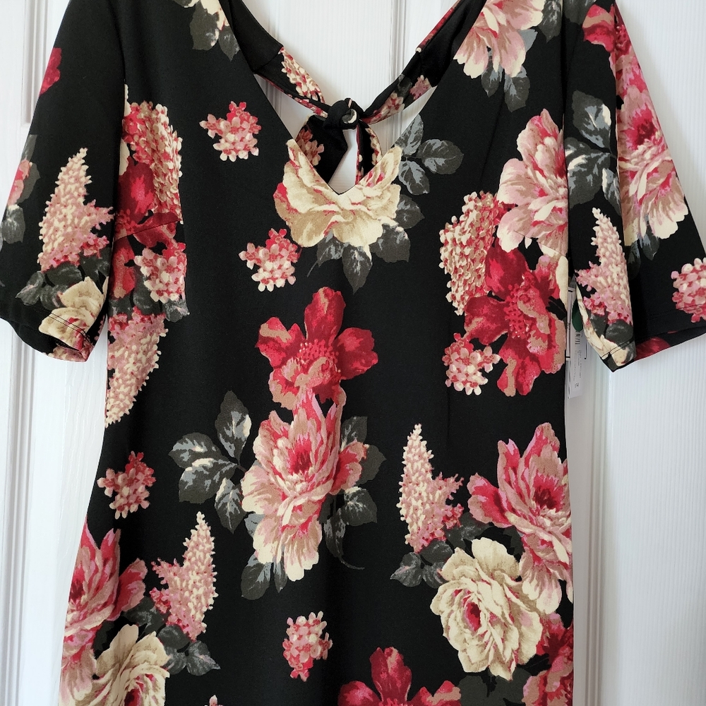 Dress - Picture 2 of 6